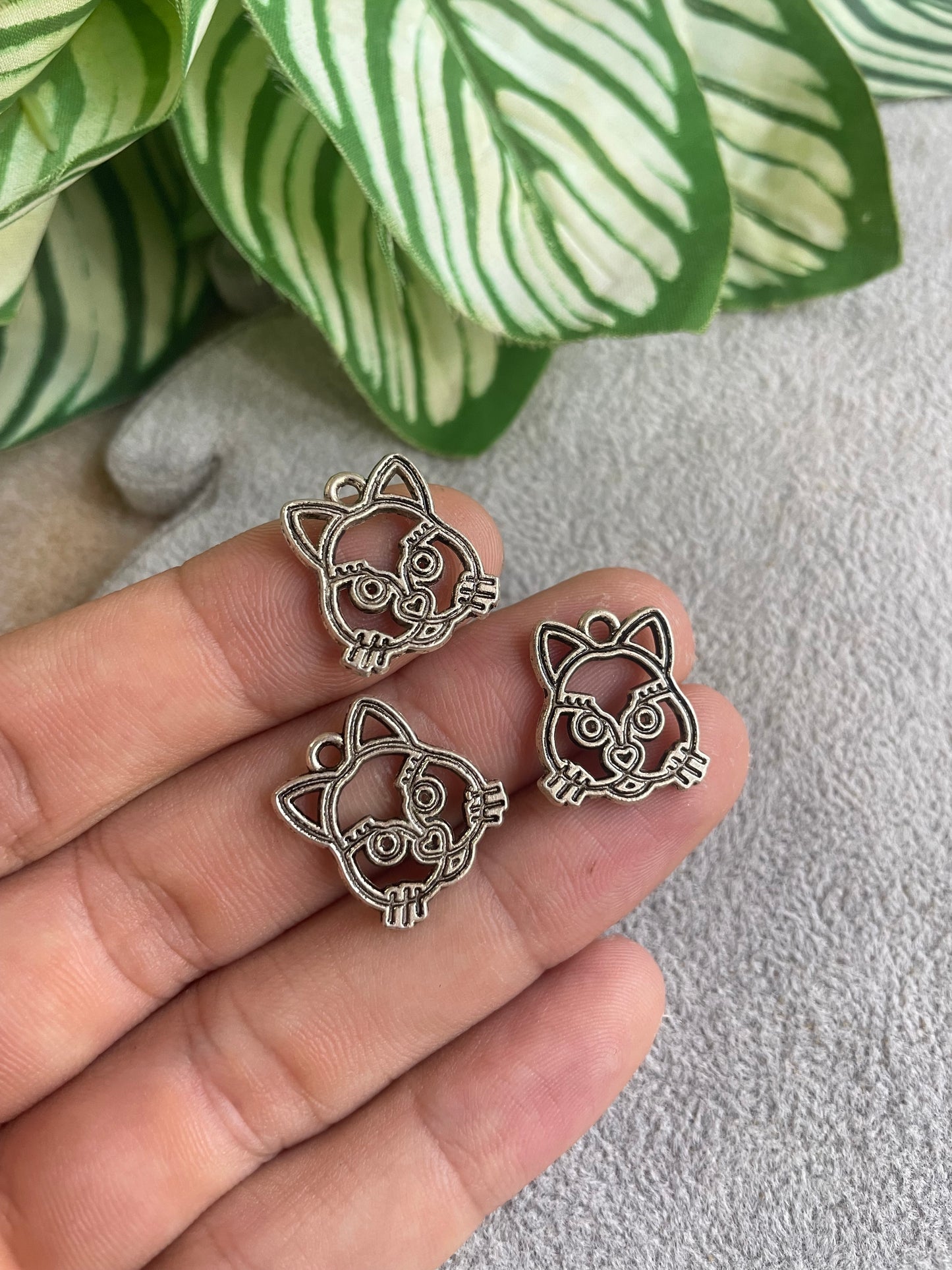 Dije de gato de pewter