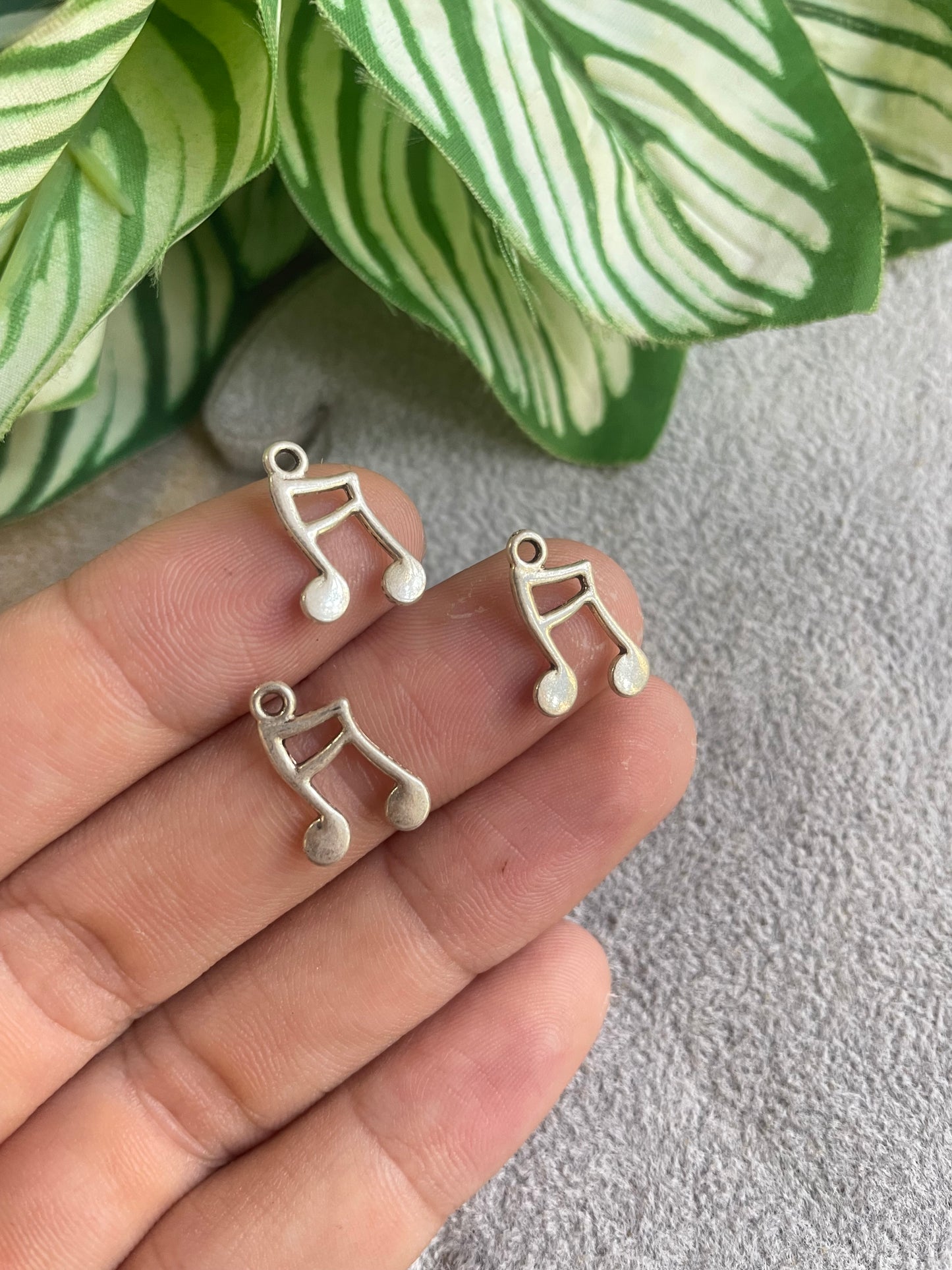 Dije de nota musical de pewter