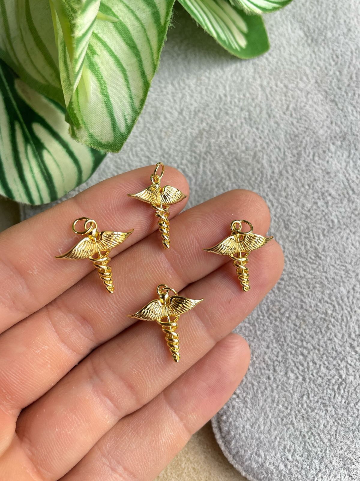 Dije logo de médicos