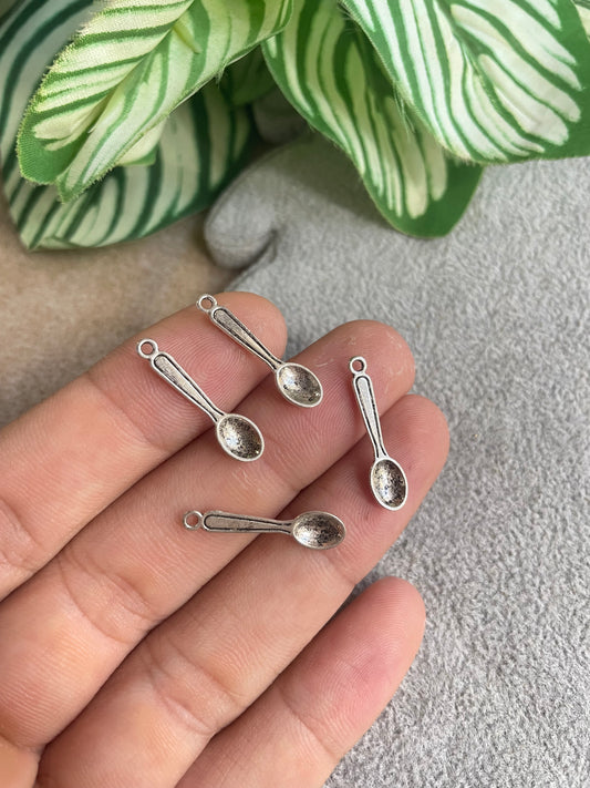 Dije de cuchara de pewter