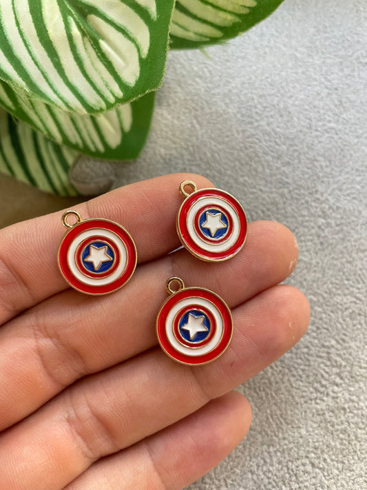 Dije escudo del capitán América - pewter y enamel