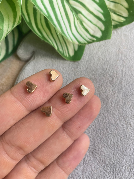 Separador de corazón dorado de pewter