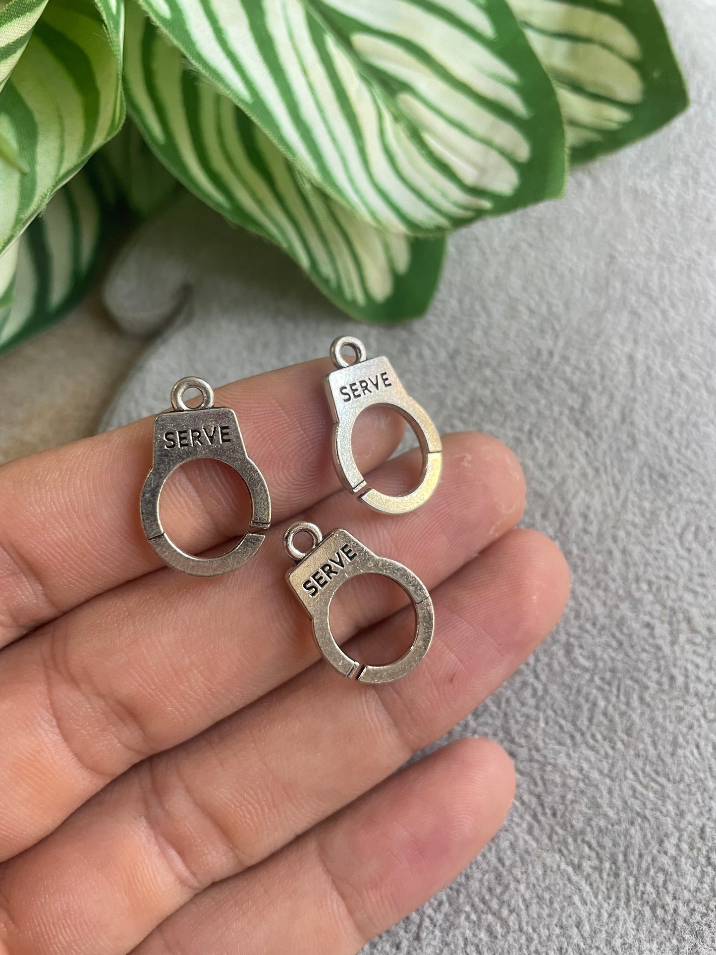 Dije de esposas de pewter