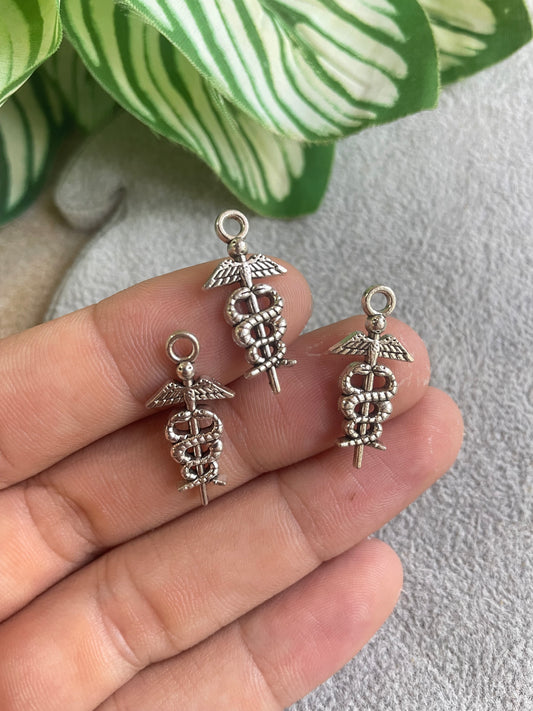 Dije de médicos plateado de pewter