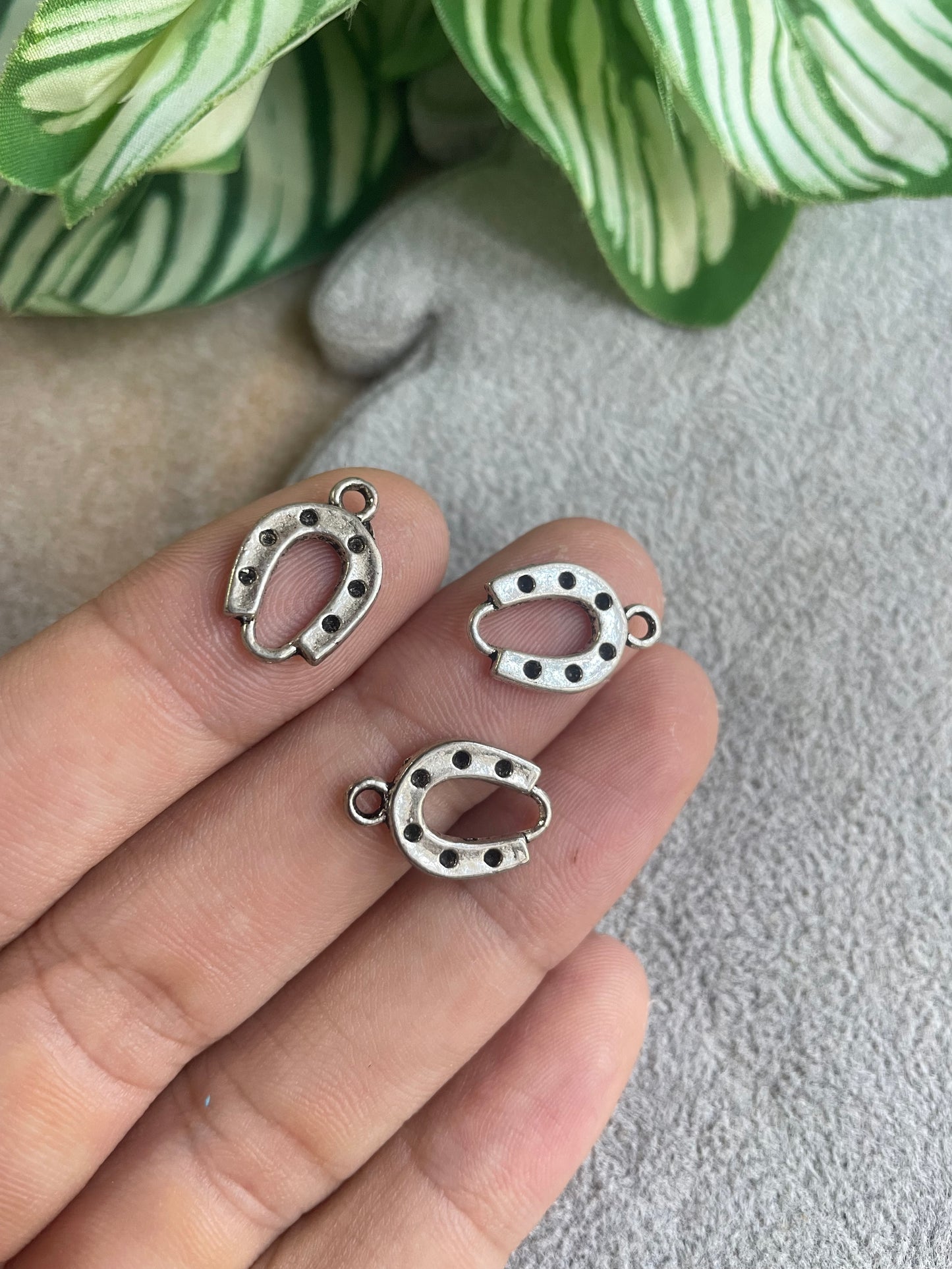 Enlace de herradura de pewter