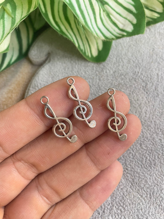 Dije de clave de sol de pewter