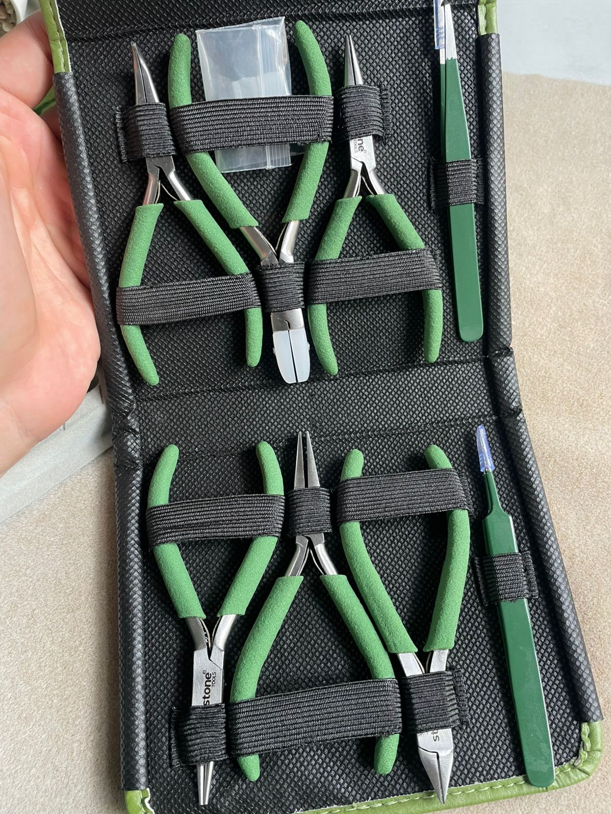 Set de herramientas en acero inoxidable verde