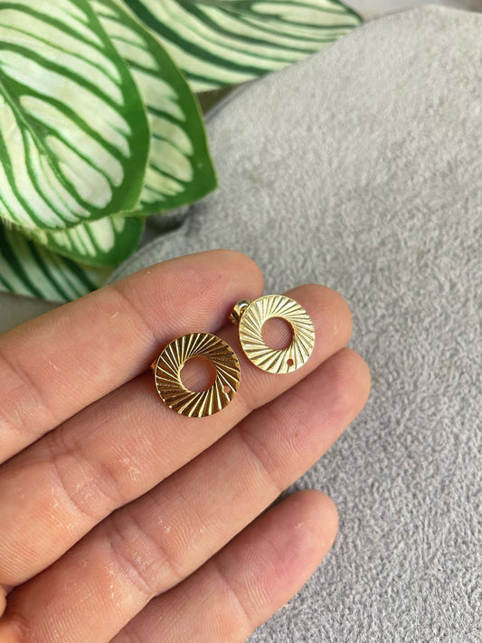 Patente aro con líneas, acero inoxidable