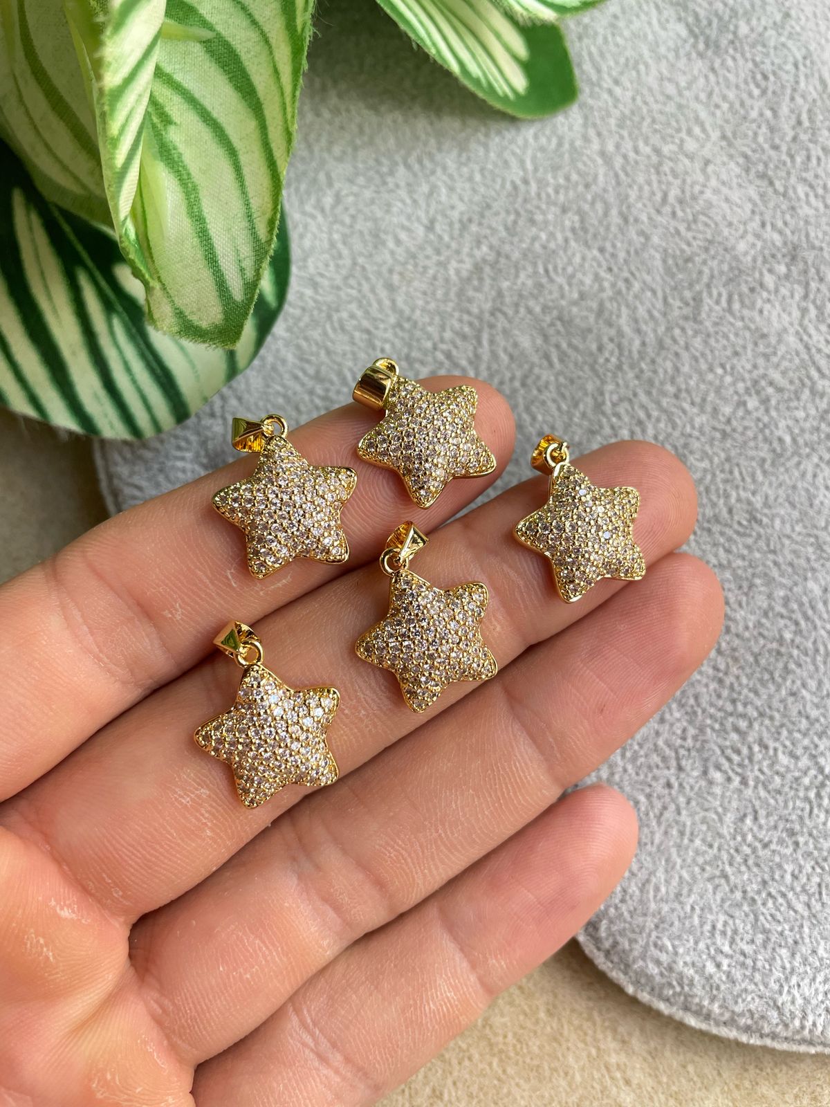 Dije de estrella con circones